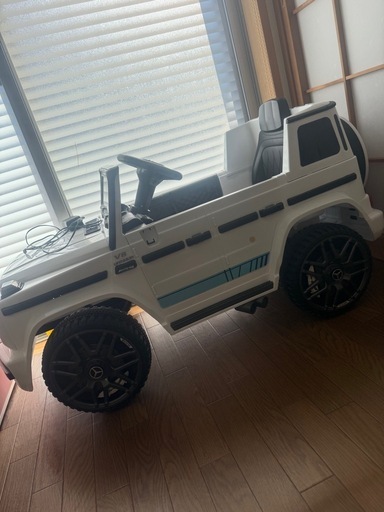 おもちゃの車