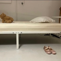 11月16.17シングルベッド　マットレス付き大阪　引き取り限定の画像