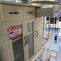 食器棚　の画像