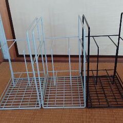 薄い本も立てられる本立て　ユーズド 3個セットの画像