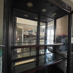 紫檀の飾り棚の画像