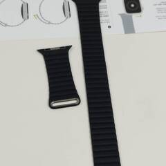 【純正】Apple Watch 44mm ブラックレザーループ〈MXAC2FE/A〉の画像