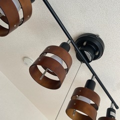 4連 ライト　の画像