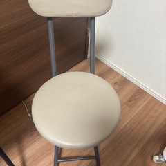 ニトリ　折りたたみテーブル・チェア2脚の画像