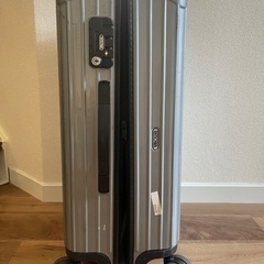 スーツケースの画像