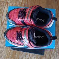 子供靴　男の子の画像