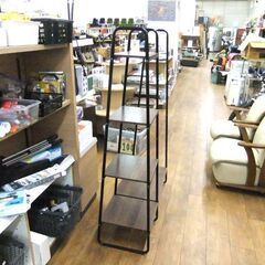 ハンガーラック 棚付き 幅101×奥行40×高さ150.5㎝ 木目調 4段 衣類収納 収納家具 ワードローブ ハンガーポール 札幌市厚別区 厚別店の画像