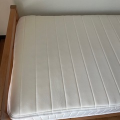 無印良品のベッドフレーム及びニトリのマットレスの画像