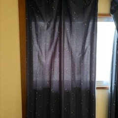 【美品/遮光1級】カーテン王国 ルシードⅡ風★ネイビー 月と星柄 2枚組の画像