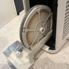 シャープ 加湿空気清浄機 KI-LS50 床置型の画像