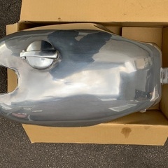 SR400 アルミタンクの画像