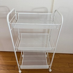 キャスター付きスチールラックの画像