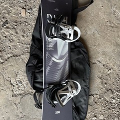 【フルセット】FNTC TNT スノーボード 使用3回 美品｜ビンディング・ブーツ・ケース付き の画像