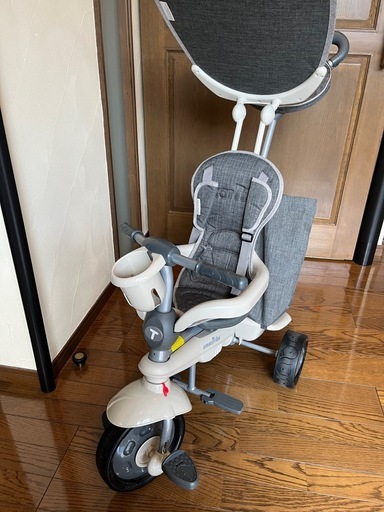 ほぼ新品 smarTrike 三輪車 グレー 収納バッグ付き スマートライク