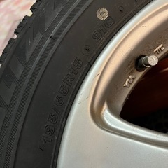 ヴォクシー等ホイール付きスタッドレスタイヤ4本セットの画像