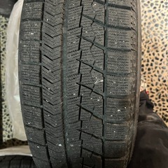 ヴォクシー等ホイール付きスタッドレスタイヤ4本セットの画像