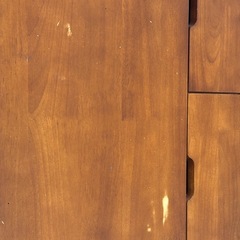 机(ブラウン)の画像