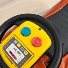 子ども用電動乗用車日産マーチの画像