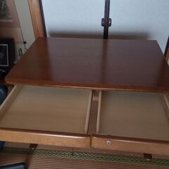 学習机と袖机の画像