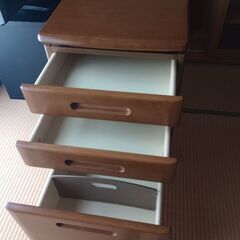 学習机と袖机の画像