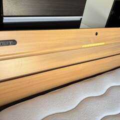 Rasik Style ダブルベッド、マットレスセット、ライト＆コンセント付、幅140cm Used/キレイの画像