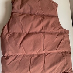 ★未使用★GU ジーユー　ヒートパデッドベスト　ダウンベスト　ノースリーブの画像