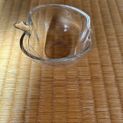 りんご　ガラスの画像