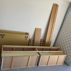 シングルベッドとマットレスの画像