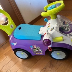 バズ・ライトイヤー乗り物の画像