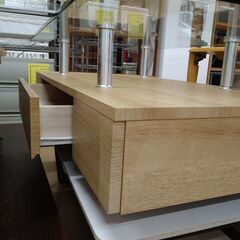 リユースのサカイ浦和店　【G006】★ｾﾝﾀｰﾃｰﾌﾞﾙ　ﾆﾄﾘ　SPRENDOR　ｽﾌﾟﾚﾝﾀﾞｰ　人気　収納付き　引き出し　ナチュラル　木目　ガラス天板　オシャレ　スタイリッシュ　ニトリ　スプレンダー　新生活　ファミリー　単身用　埼玉県　東京都　さいたま市　川口市　蕨市　越谷市　草加市　志木市　朝霞市　和光市　富士見市の画像