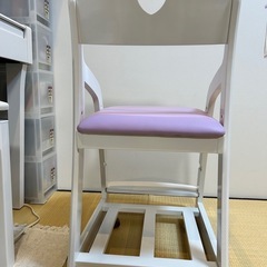 ニトリ・学習椅子の画像