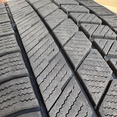 185/65R15 ブリヂストンVRX3 中古　そこそこミゾあります。購入確実な方値引き検討します。の画像