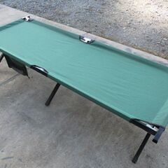 キャンプ用コットの画像