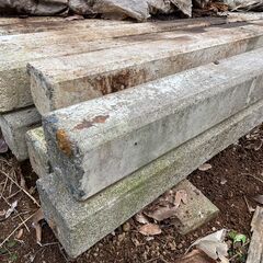 コンクリート製の柱中古品差し上げますの画像