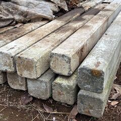 コンクリート製の柱中古品差し上げますの画像