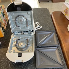 M2511-241 SHAPPYS HOME ホットサンドメーカー AK-A006 ホワイト 2021年製 通電確認済み 中古美品の画像