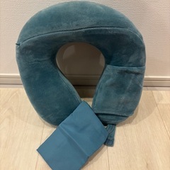 TRAVEL BLUE ネックピロー　収納袋付きの画像
