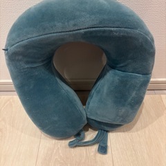 TRAVEL BLUE ネックピロー　収納袋付きの画像