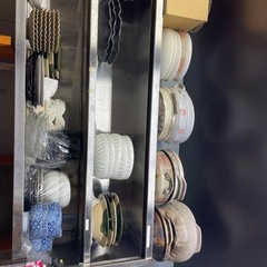 食器　たくさんの画像