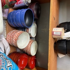 食器　たくさんの画像