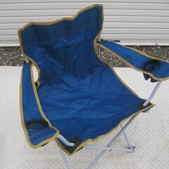 DCM アーム付きスリムチェア　ネイビー　１脚　キャンプBBQアウトドアの画像