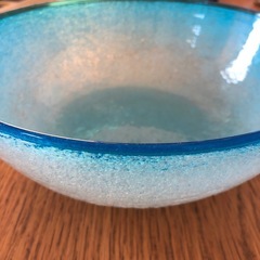 大きめ　ブルーのガラスの器の画像