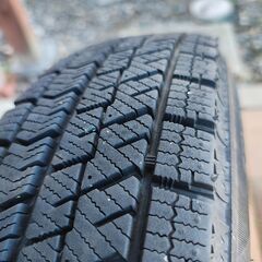145-80-13スタッドレスタイヤセットの画像
