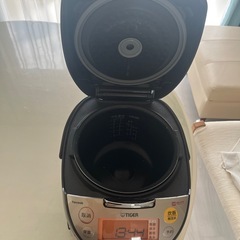 タイガーIH炊き立て炊飯器綺麗1500円の画像