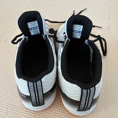 MIZUNO バレーボールシューズ21.5cmジュニア 軽量の画像