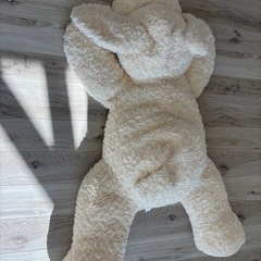 大きいワンちゃんのぬいぐるみの画像