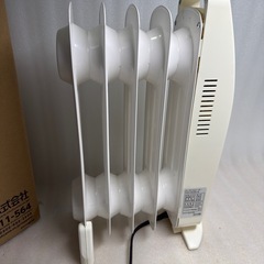 東W#481動作品 IRIS OHYAMA ミニオイルヒーター POH-505K-W アイリスオーヤマ 100V 50-60Hz 500W 2018年製 暖房器具 の画像
