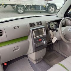 H.26(2014)年 トヨタ ピクシススペース X ホワイト コラムオートマ　オートエアコン　パワステ　パワーウィンドウ　集中ドアロック　ABS　エアバック　キーレスエントリー　ワンセグTV　ナビ　バックカメラ　社外AW14inc　電動格納ミラー　アイドリングストップ　車検８年２月　17388の画像