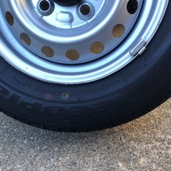 ハイゼットカーゴ　純正タイヤ
の画像
