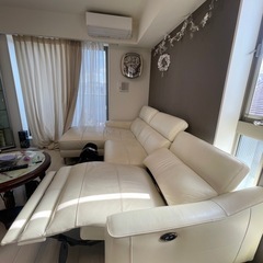 島忠　電動リクライニングソファ　ホワイト　本革の画像